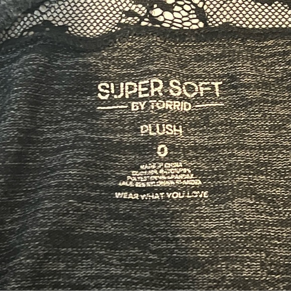 Torrid Relaxed Fit Super Soft Plush V-Neck Lace Yoke Dolman Top XL - Picture 10 of 14